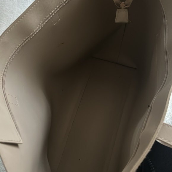 Beige / Tan Bucket Hand Bag or Tote - Picture 8 of 16